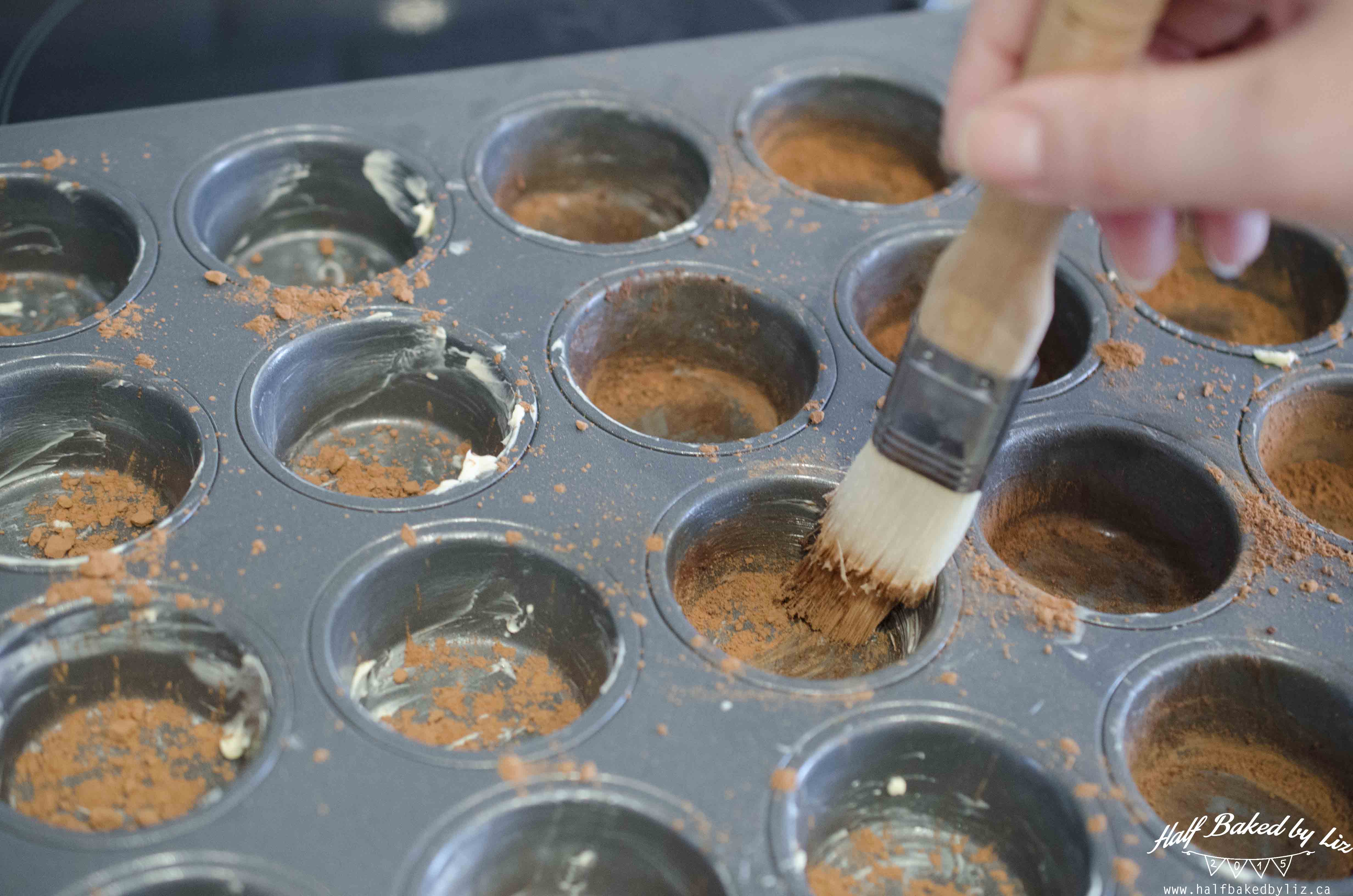 9 Flouring Cupcake Tins
