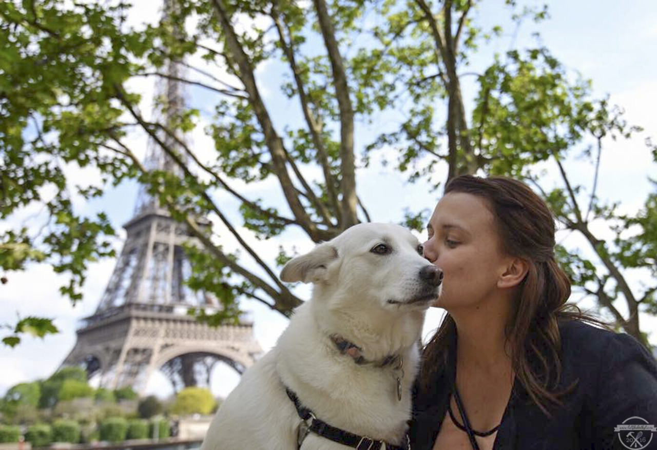 layla-at-the-eiffel-tower